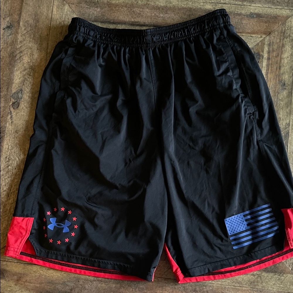 Under Armour Men's Black and Blue Athletic Shorts Medium